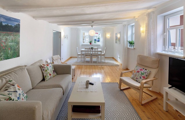Apartment 'Omi Anni' with a view of the market square, Private Terrace and Wi-Fi
