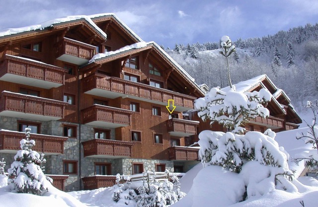 Apartment on skis - south exposed with terrace, mountain view - pool & sauna