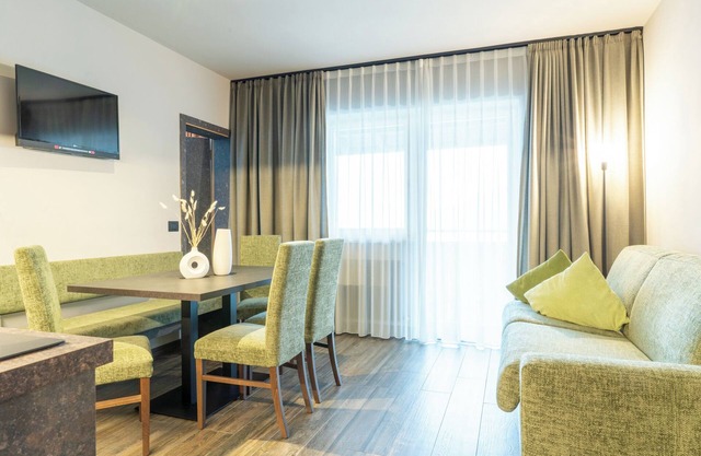 Apartment 'Opis Pennhaus' with view of the Alpes, Shared Terrace and Wi-Fi