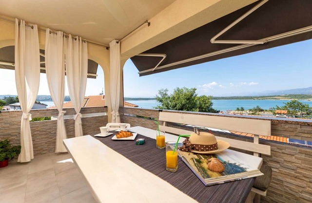 Apartment Perla with Seaview