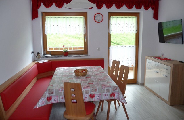 Apartment 'Pirchahof Alpenglühn' with Mountain View, Shared Terrace and Wi-Fi