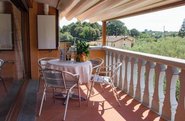 Apartment 'Primavera' with Shared Pool, Wi-Fi and Air Conditioning