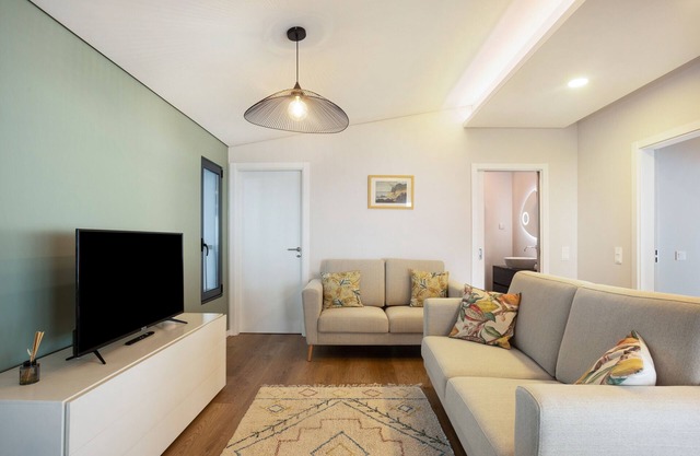 Apartment 'Referta Apartamento T1' with Sea View, Private Terrace and Wi-Fi