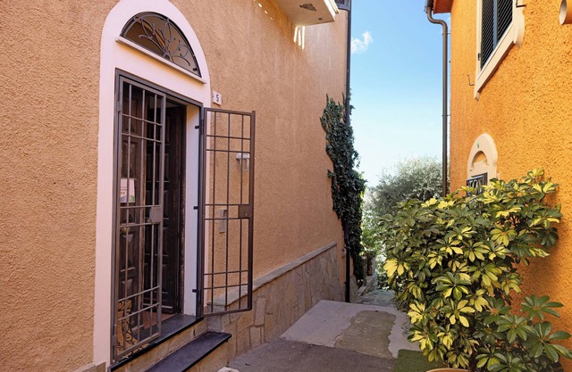 Apartment "Residenza Stoechas White" with Wi-Fi, Garden & Terrace