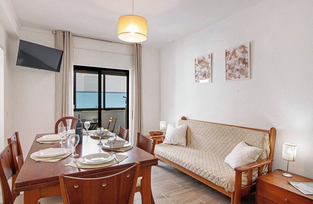 Apartment 'Santos' with Balcony, Wi-Fi and Air Conditioning