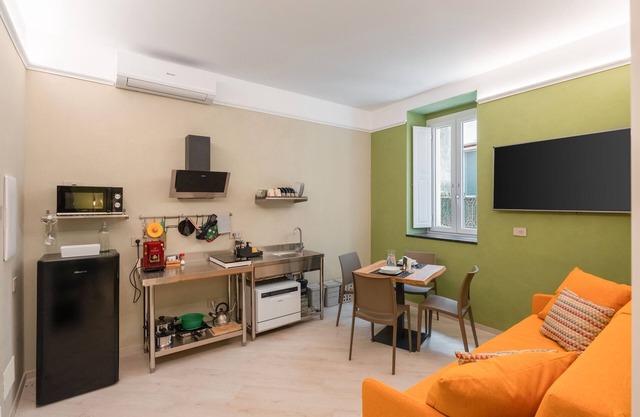Apartment 'Standard Velia' with Wi-Fi and Air Conditioning