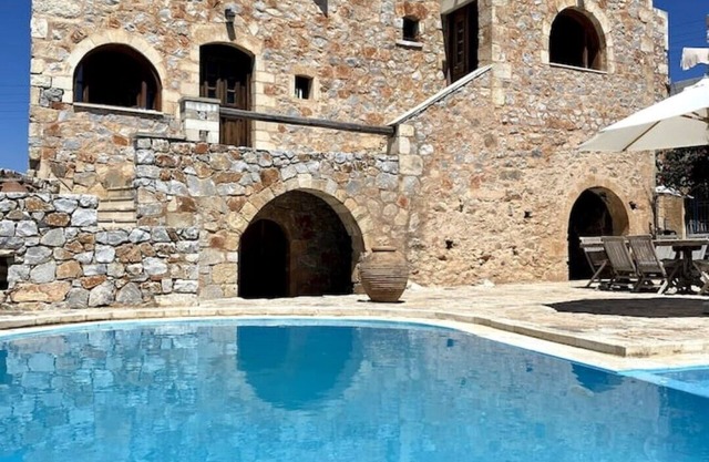 Apartment Stella in a traditional stone villa