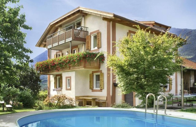 Apartment 'Stöckerhof Herz' with Mountain View, Shared Pool and Wi-Fi