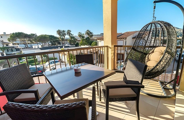 Apartment 'Suite 1' with Shared Pool, Wi-Fi and Air Conditioning