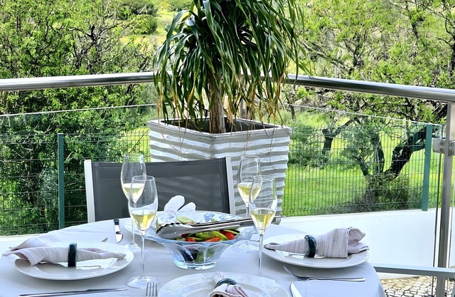 Apartment 'T1 Albufeira Tranquilidade' with Shared Pool, Wi-Fi and Air Conditioning