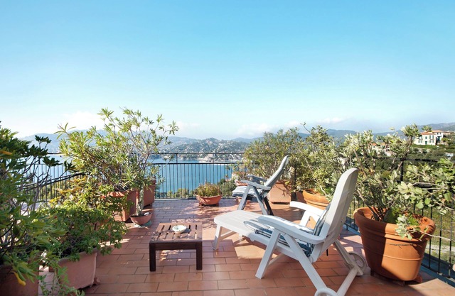 Apartment 'Terrazza Oriana' with Sea View & Wi-Fi