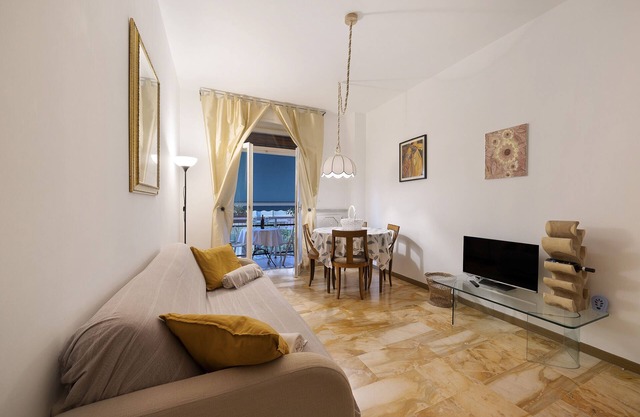 Apartment 'The Riviera' with Balcony and Wi-Fi