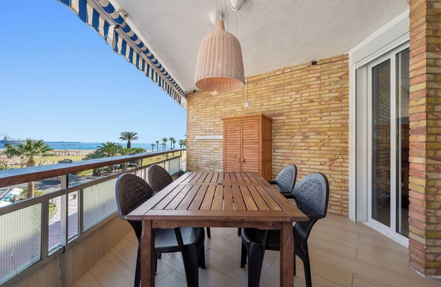 Apartment 'Tirreno 304' with Sea Views, Private Terrace and Wi-Fi