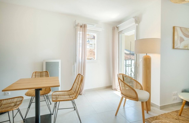 Apartment 'Tout Confort' with Balcony and Wi-Fi