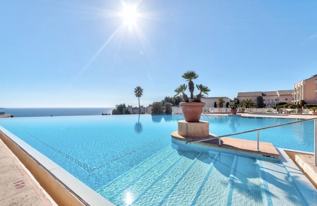 Apartment Villa Francia Exceptional sea view over the bay of CANNES