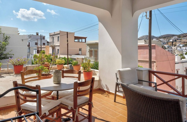 Apartment 'Voula' with Shared Terrace, Wi-Fi and Air Conditioning