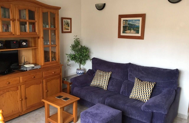 Apartment with great pool 12 min walk to Villamartin Plaza