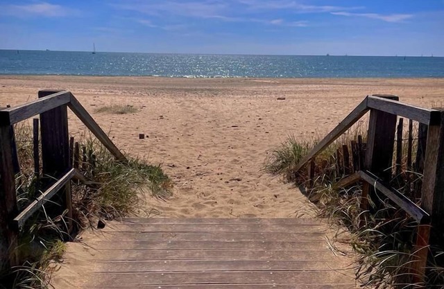 Apartment with all amenities and 2 steps from the beach