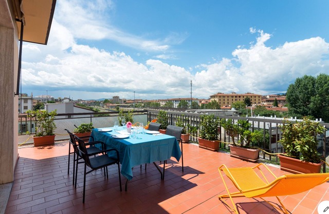 Apartment with beautiful terrace in Florence