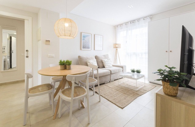 Apartment with kitchen office. Modern decoration Next to the port. Wifi