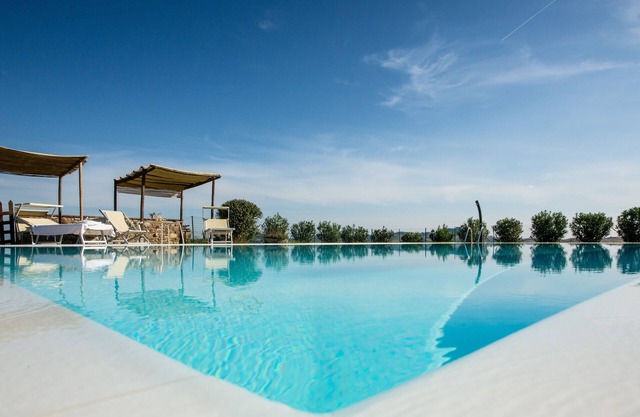 Apartment with garden, beautiful view, in the heart of Tuscany