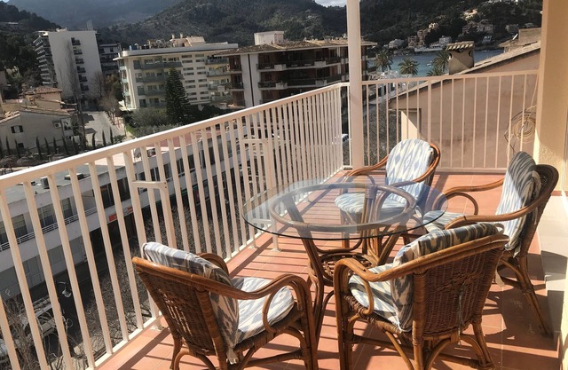 Apartment with large balcony 3 minutes walk to the beach
