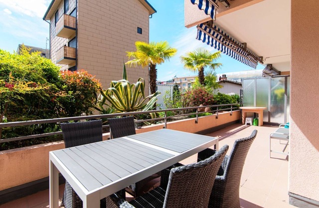 Apartment with large terrace a stone's throw from Lugano (Agave Apartment)