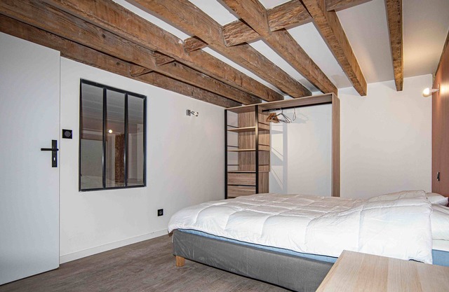 Apartment with mezzanine near the train station