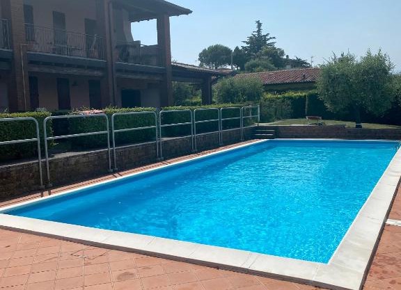 Apartment with swimming pool in Manerba del Garda