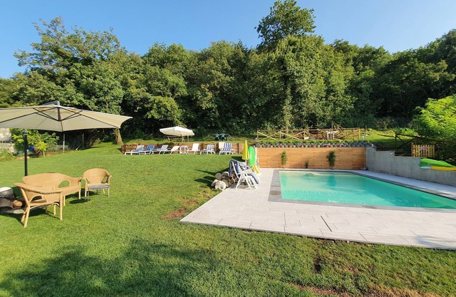 Apartment with swimming pool and garden