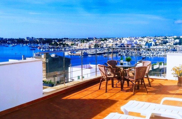 Apartment with terrace in the center of Portocolom