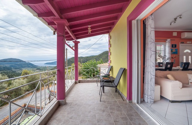 Apartment 'Zois' with Private Terrace, Wi-Fi and Air Conditioning