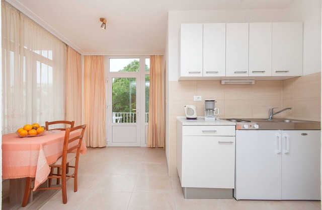 Apartments Ante (36231-A4) - Makarska