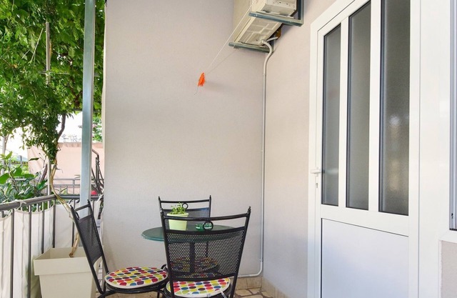 Apartments Bernarda (66331-A1) - Makarska