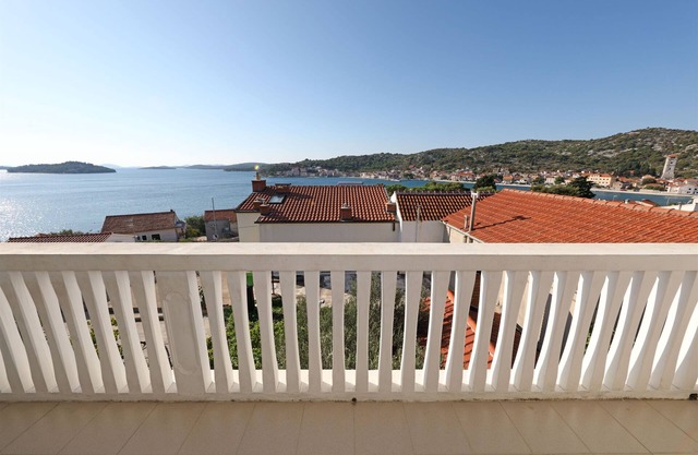 Apartments Snježana (23871-A2) - Tisno - island Murter