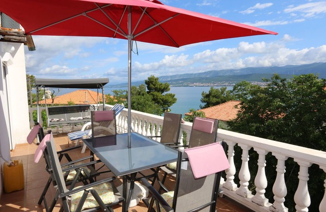Apartments KIRINČIĆ ANTON (60264-A1) - Silo - island Krk