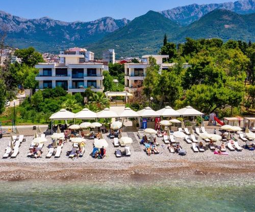 Apartments Kuce Lekovica Beach & snack bar- Bistro
