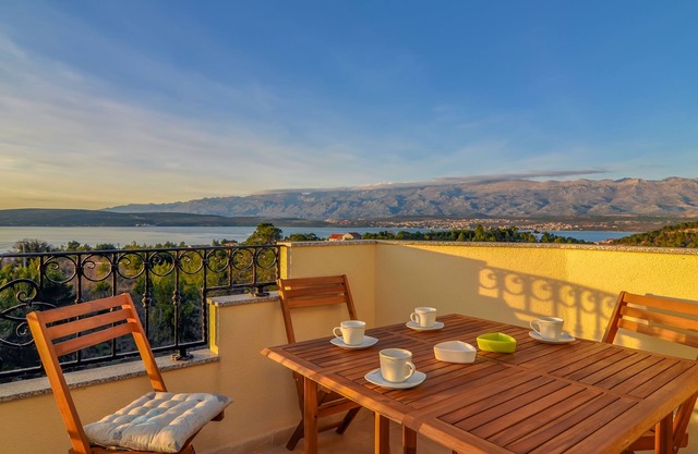 Apartments Lucija (77282-A2) - Novigrad