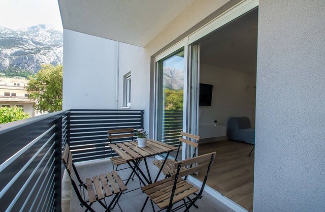 Apartments Mario (11167-A1) - Makarska