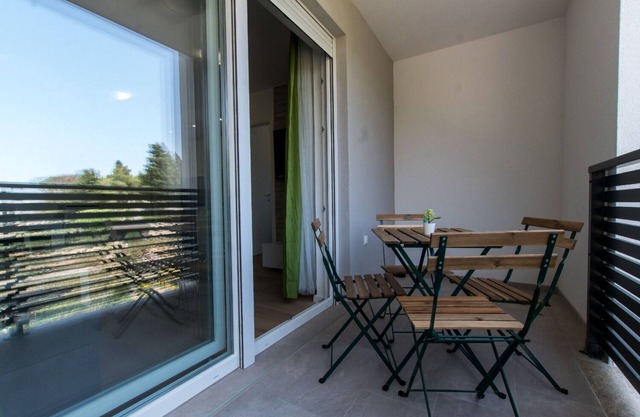 Apartments Mario (11167-A2) - Makarska