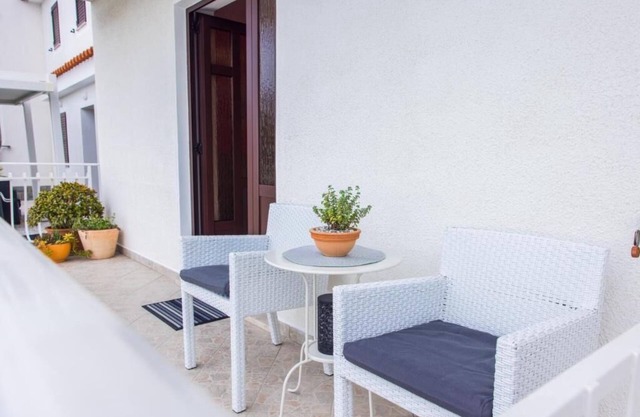 Apartments Milok