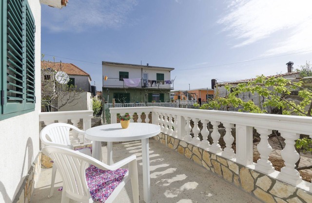 Apartments Mime (14021-A3) - Pirovac