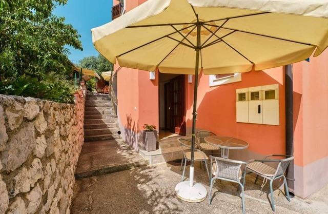 Apartments Nusret (67061-A4) - Ćunski