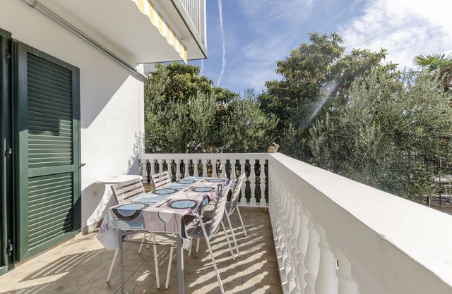 Apartments Vinko (27131-A1) - Brodarica