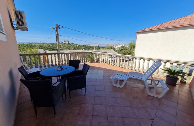 Apartments Vjenceslava (61921-A4) - Senj