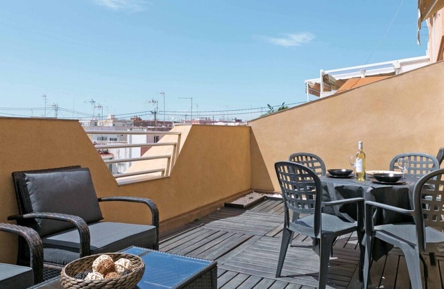 ApartUP Malvarrosa Attic Beach