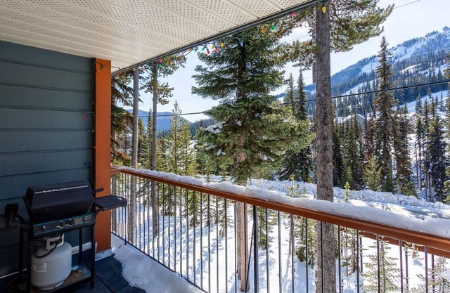 Apex Cozy Pine Retreat- Ski In/SkiOut -Slope Views