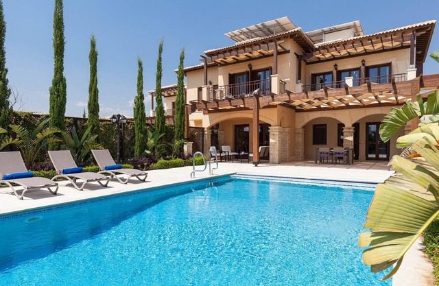 Aphrodite Hills Elite Villas | Elite Junior Villa AJ04 | Private Pool | Hot Tub.