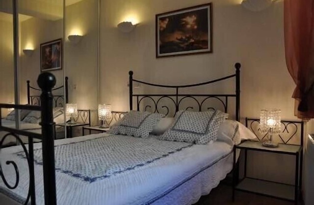 App. at the foot of the Cité, private parking SPECIAL OFFER July-August 20% discount.