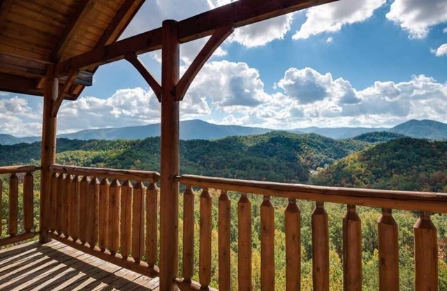 Appalachian Villa: Unobstructed View Of Smoky Mountain